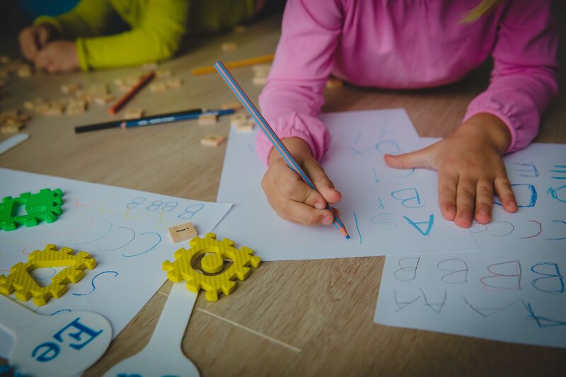 4 Cách dạy bé học chữ cái nhanh & nhớ lâu cực đơn giản | Huggies