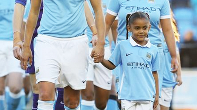 Hình ảnh con gái của Vincent Kompany, tên là Sienna