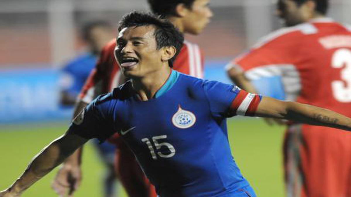 Bhaichung Bhutia to play for East Bengal - Sportstar