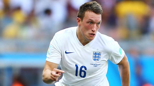 Phil Jones signs Manchester United contract extension